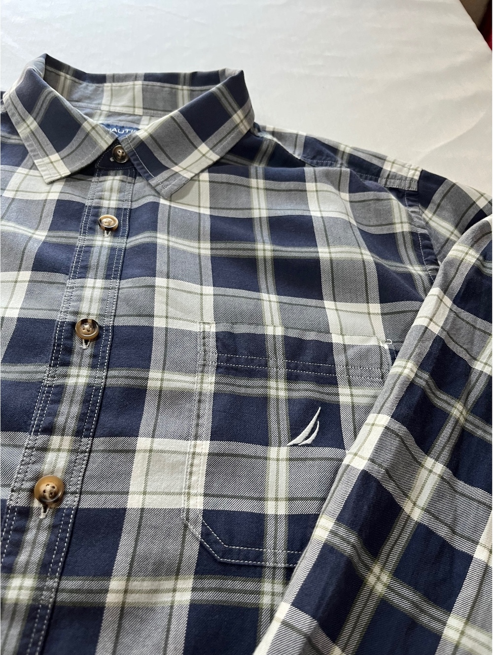 Xl nautica navy plaid button up long sleeved shirt
